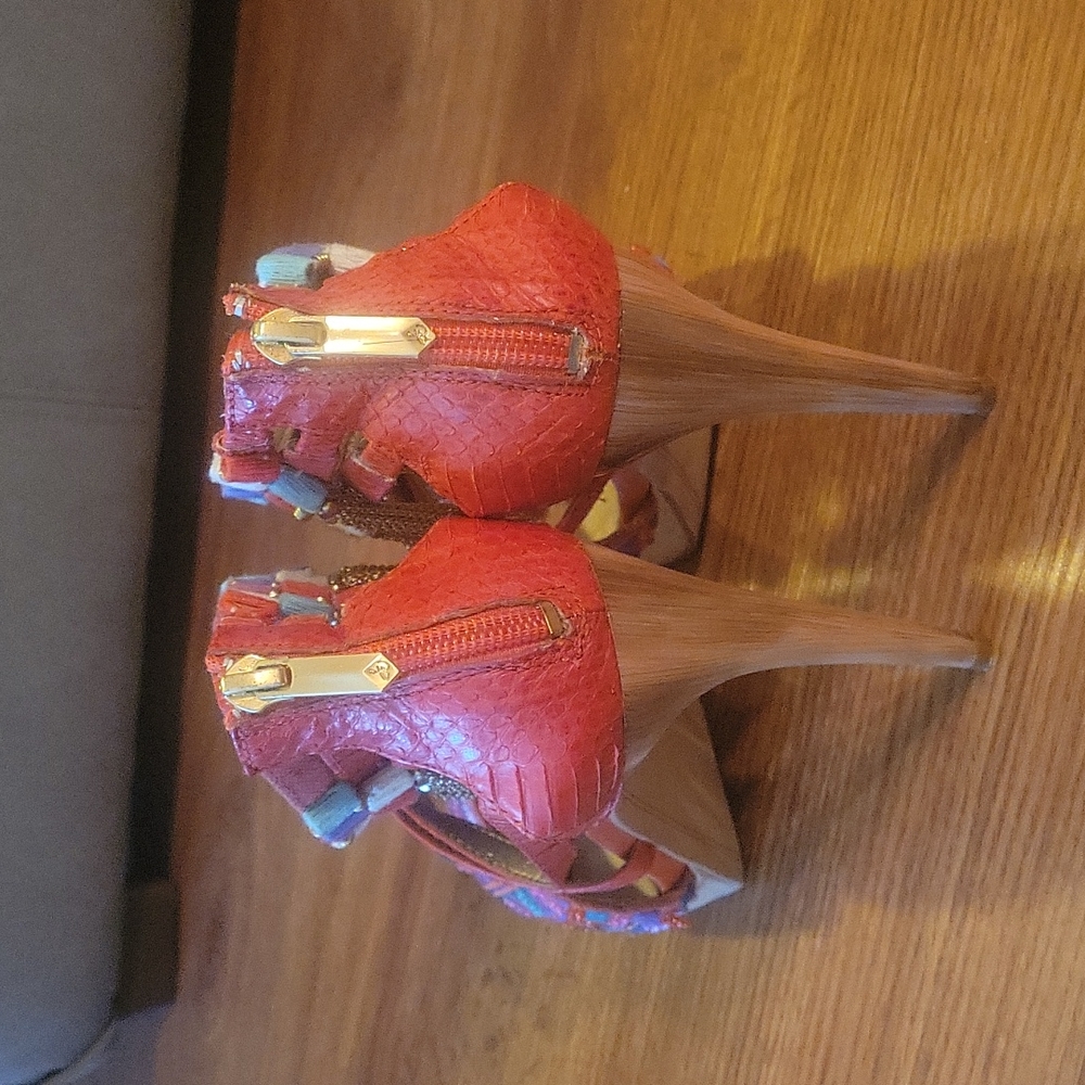 Shoes - Picture 3 of 4